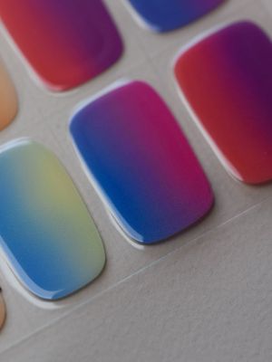 UV Gel Wraps „Schimmerwind“ mit weichen Farbverläufen und Schimmer, Detailansicht