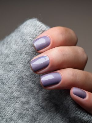 Nevio Smoky Pine Nailpolish Wraps – rauchiges Grau mit sanftem Tannengrün.