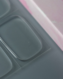 Transparent Gloss UV Gel Wraps – klare, glänzende Nagelfolien für natürlichen Look oder als Versiegelungsschicht über Nailpolish Wraps. Durchsichtige UV Wraps mit sanftem Glanz, ideal für gepflegte, natürliche Nägel.