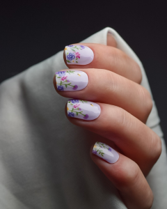 UV Gel Wraps Fliederregen – Flieder-Design mit feinen floralen Blüten